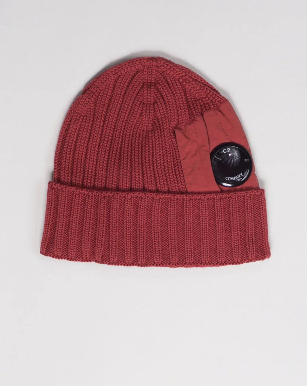 Cp Company Extrafine Merino Wool Mixed Lens Beanie In Red