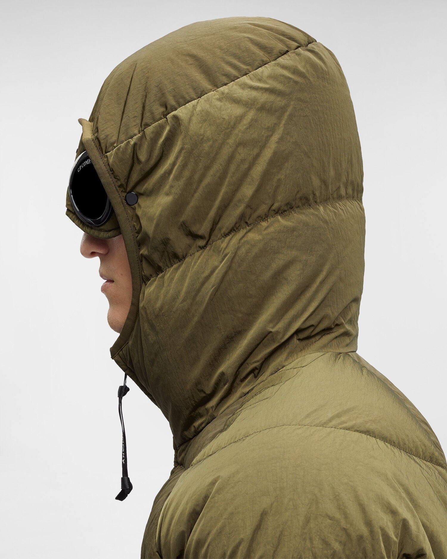 Cp Company Eco-Chrome R Goggle Down Jacket in Ivy Green